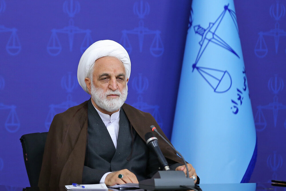 آمادهایم در جهت رفع موانع اصلی اقتصاد به دولت کمک کنیم