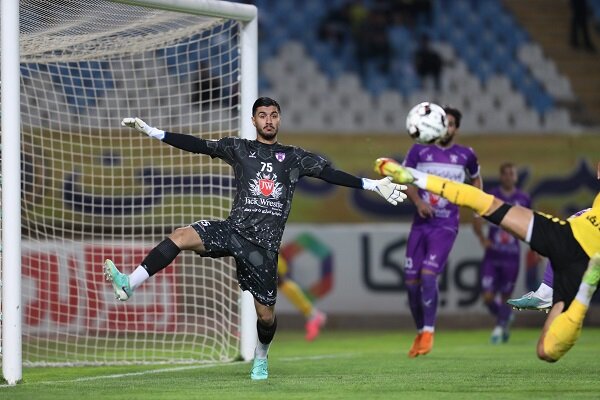 آمار ضعیف شکوری در هوادار/ میانگین ۲/۶ گل خورده در هر
بازی!