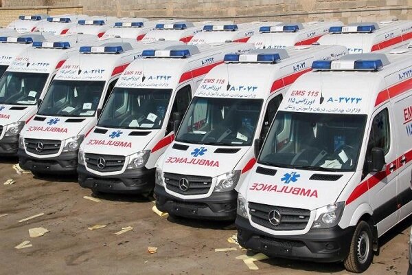 آمبولانسهای اورژانس ۱۱۵ در مسیر راهپیمایی ۲۲ بهمن مستقرشدهاند