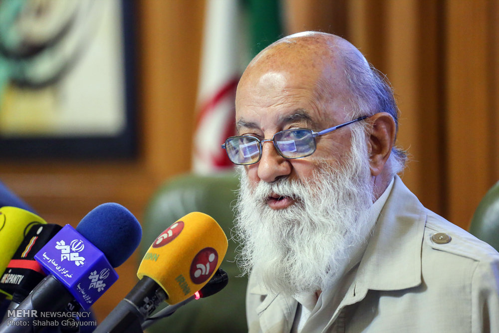 آنهایی که اختلاس می‌کنند مقابل خون شهدا ساکت هستند