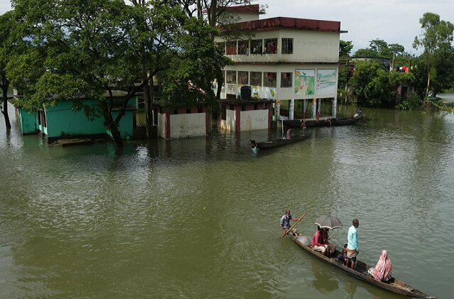 آواره شدن میلیونها نفر در اثر وقوع سیل در بخشهایی ازبنگلادش