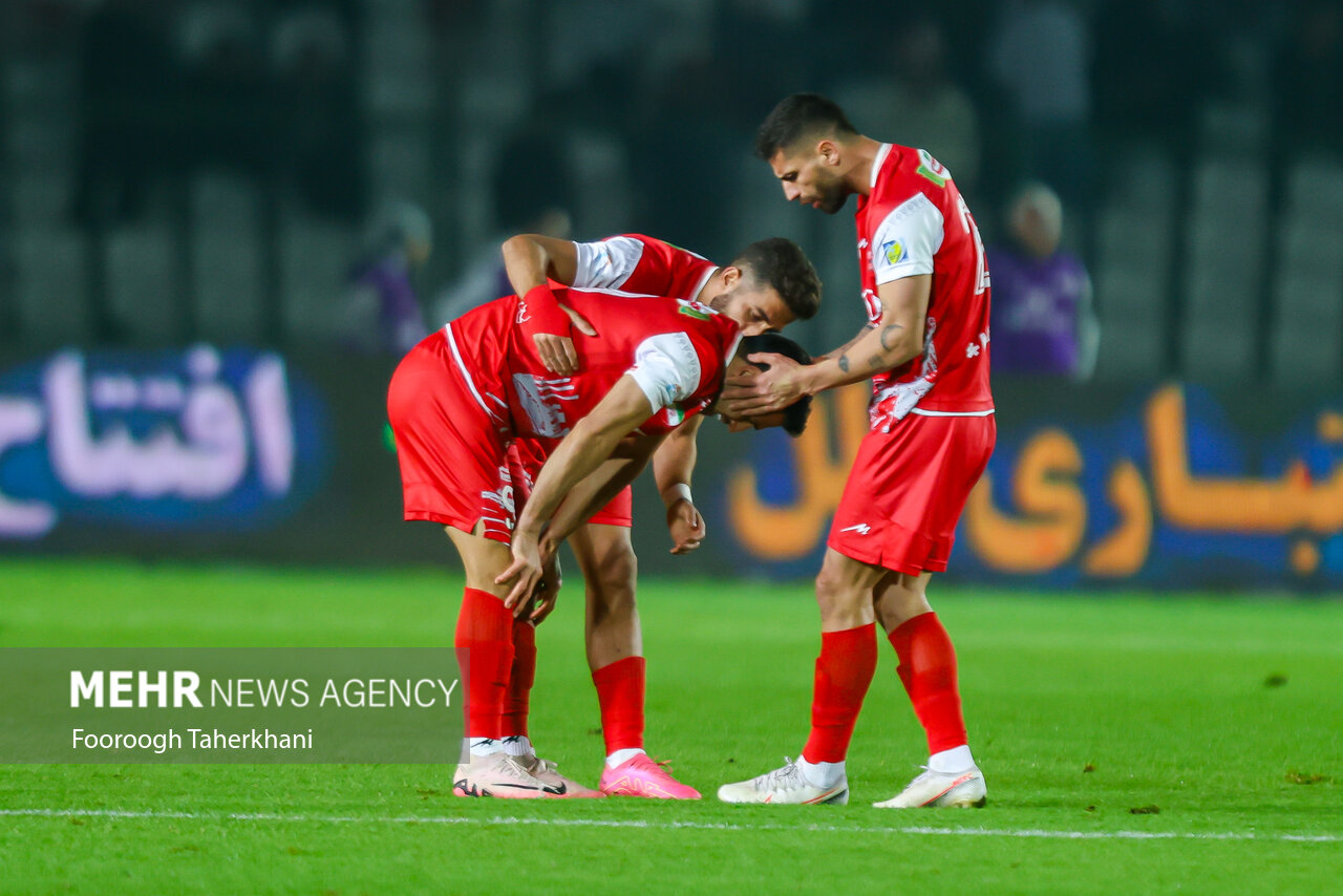 آیا بازیکن مازادی در فهرست سرمربی پرسپولیس قرار گرفته است؟