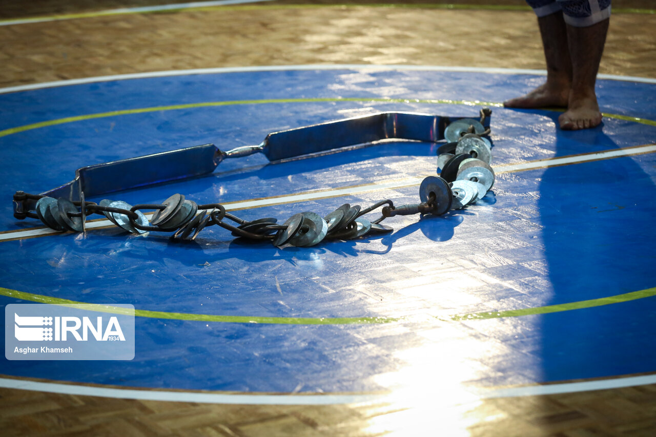 آیین افتتاحیه مسابقات ورزشهای زورخانهای و کشتی پهلوانی انتخابی زندانیان کشور برگزار شد