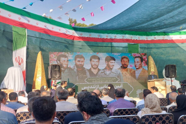 آیین رونمایی از تندیس‌های شهدای والامقام در منطقه ۱۵ تهران برگزار شد