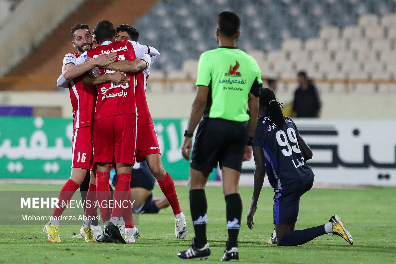 اتحاد پرسپولیس نباید خدشه دار شود/ انگار «لیونل مسی» آمده
است!