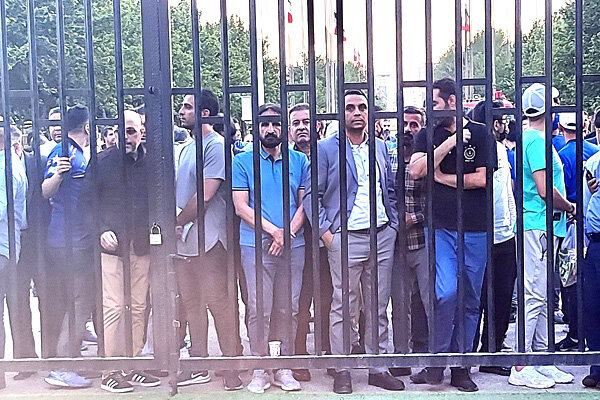 اتفاق تلخ قبل ازجشن قهرمانی استقلال/پیشکسوتان پشت در آزادی ماندند