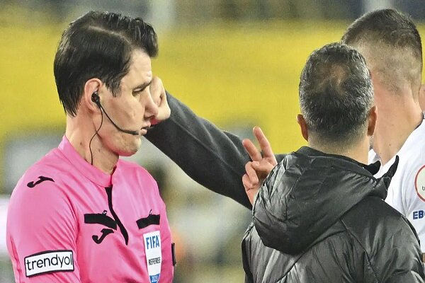 اتهام به VAR به خاطر نقص‌هایش/ «داوران» یک گونه در خطرانقراض