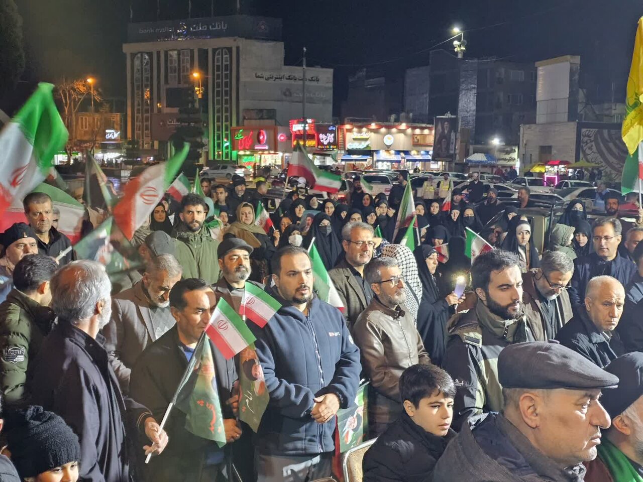 اجتماع میدان‌داران سنندج در حمایت از ایران اسلامی