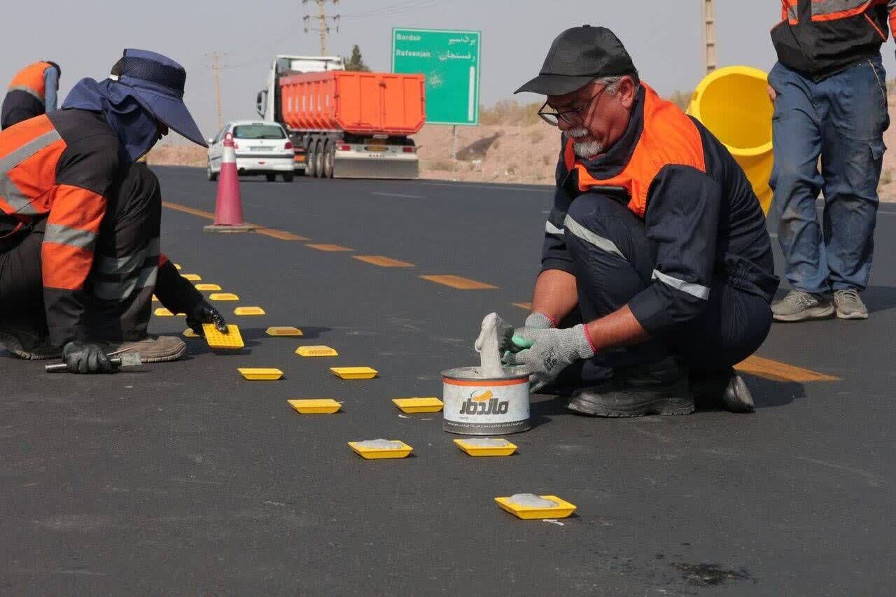 اجرای بیش از ۶۰۰ کیلومتر خط کشی در محورهای شهرستان سنندج