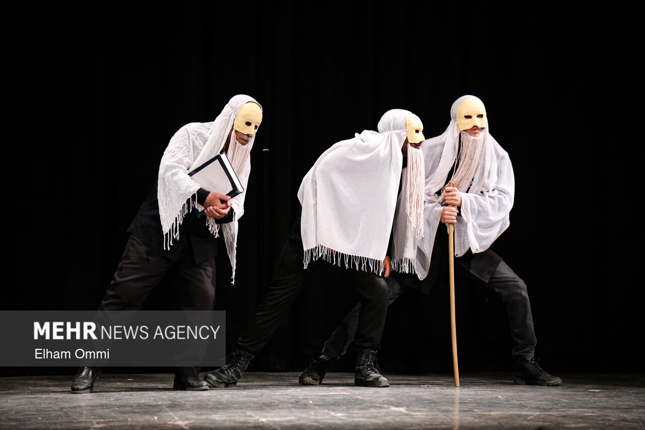 اجرای نمایش «زن خوب سچوان» در سنندج