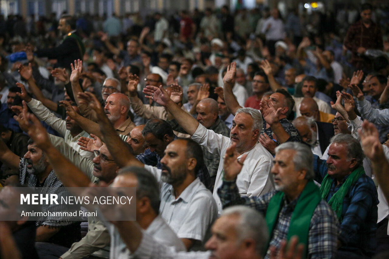 اجرای ویژه ‌برنامه معنوی «دیدار با ابرار» برای بسیجیان شهرداری تهران