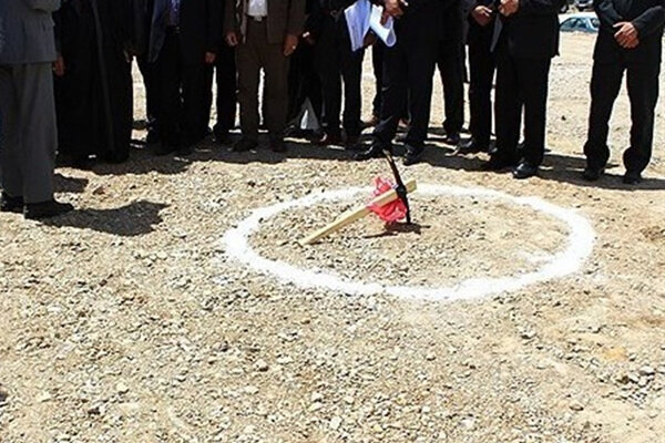 احداث زمین چمن مصنوعی مدارس استثنایی سقز کلنگ زنی شد