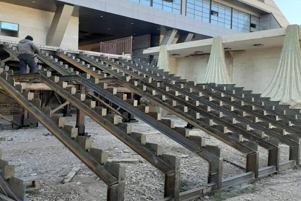 احداث پلکان استانداری کرمان در چند متری بنای ثبت ملی