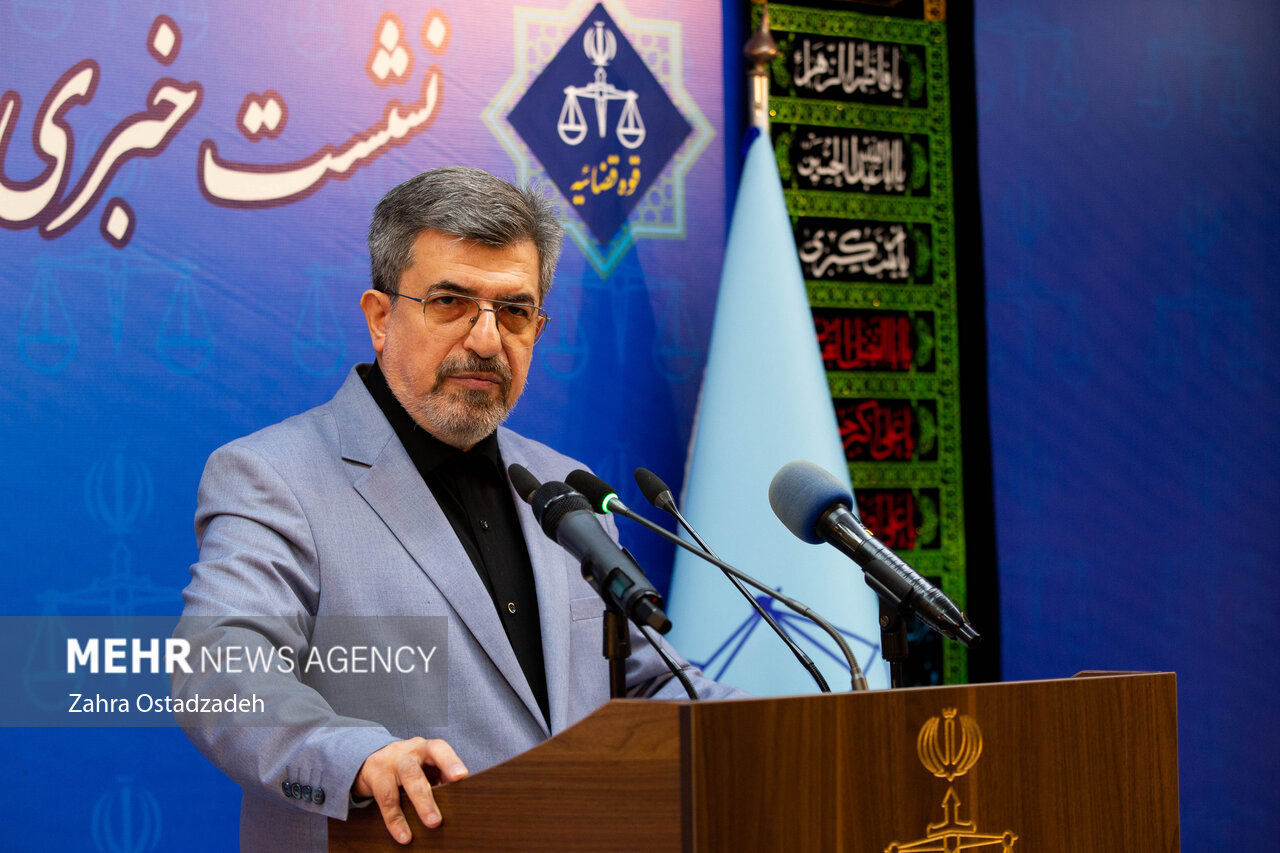 احضار چهرههای معروف به دلیل مخدوش کردن امنیت روانی جامعه