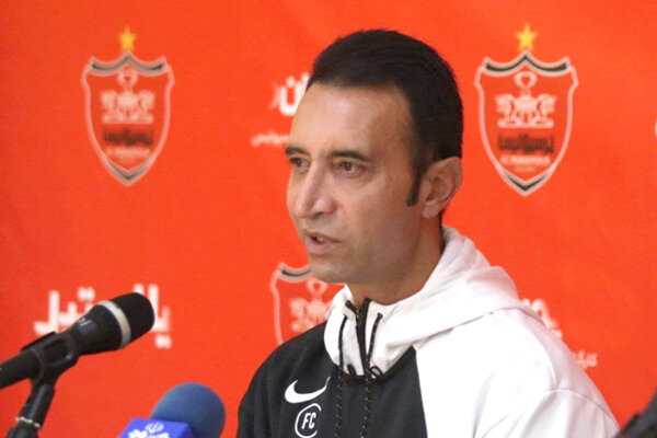 ادامه اعتراض عنایتی به داوری در بازی هوادار و پرسپولیس