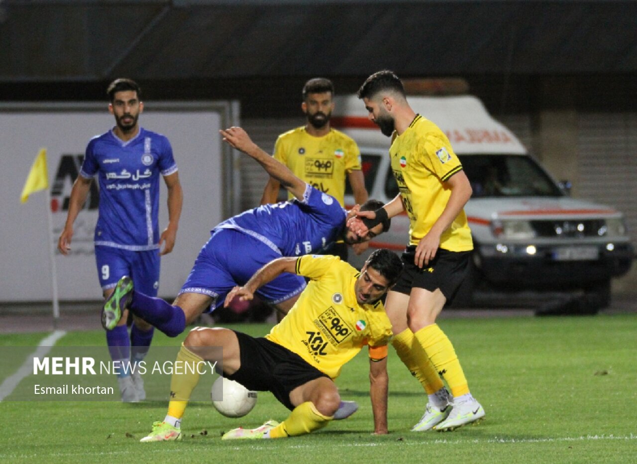 ادامه بحران تساوی در سپاهان/ گل گهر جای پرسپولیس را گرفت