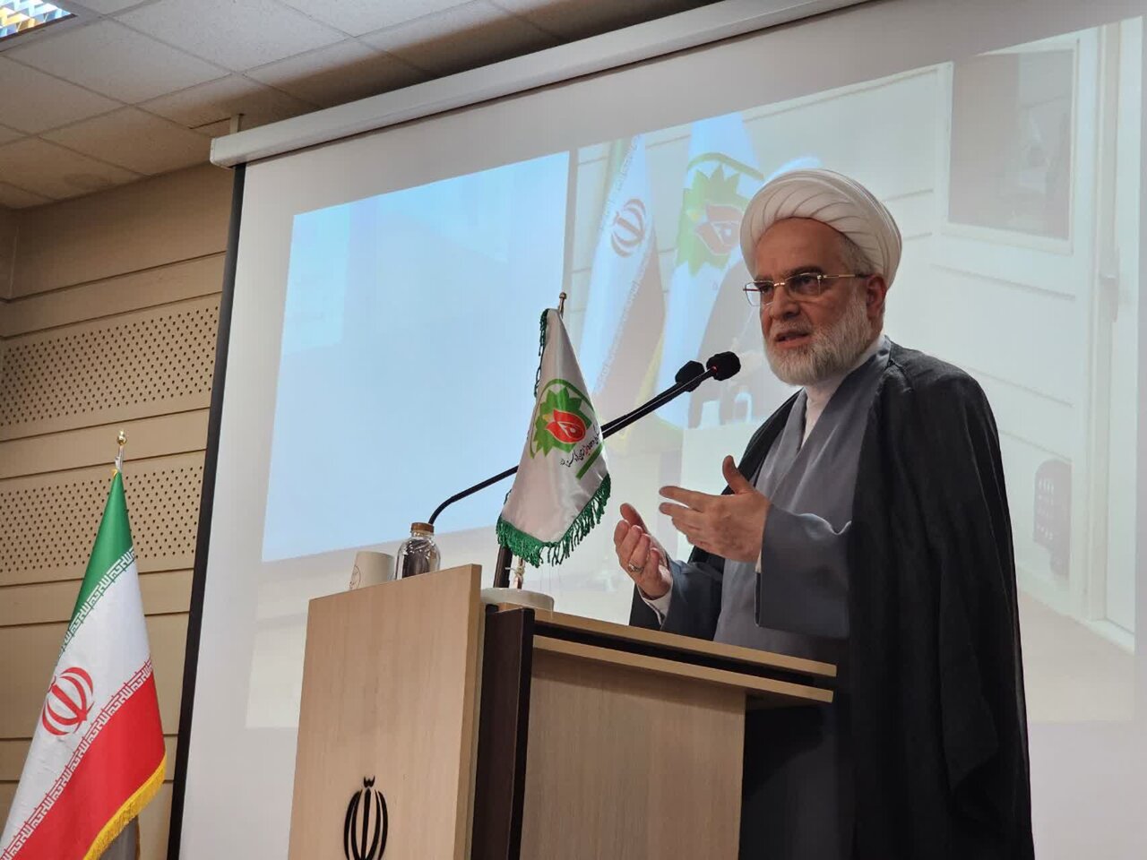 ارائه مستندات درباره تاریخ جنگ در کنگره شهدای کردستان مورد توجه باشد
