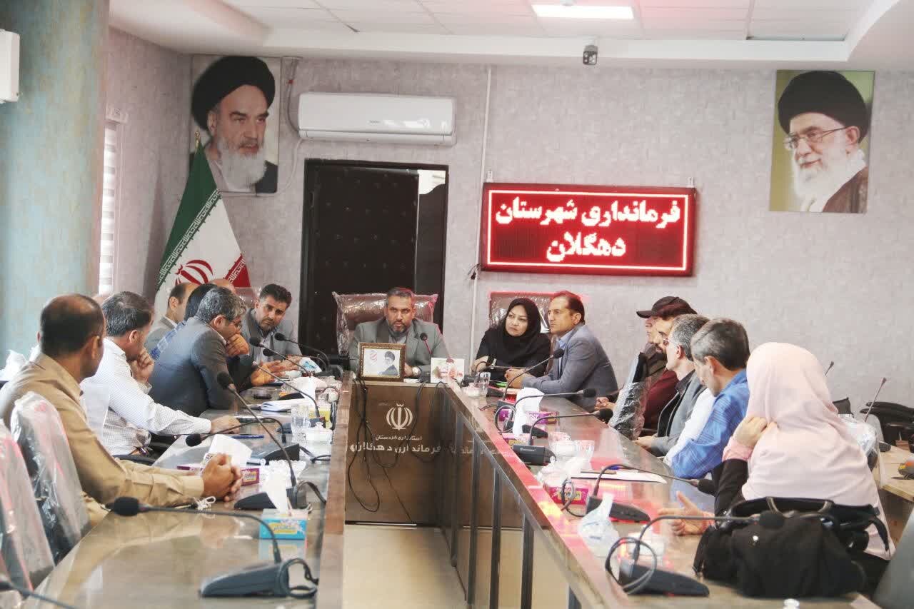 ارتقای شاخص‌های کتابخوانی دهگلان نیازمند حمایت مسئولان وخیرین