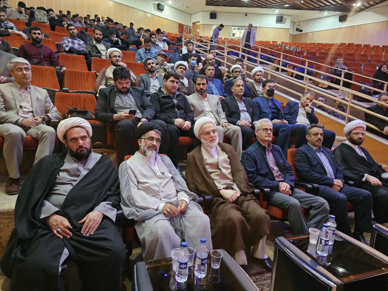 اردوهای جهادی دانشجویان کردستان به مناطق محروم سروآباد آغاز
شد