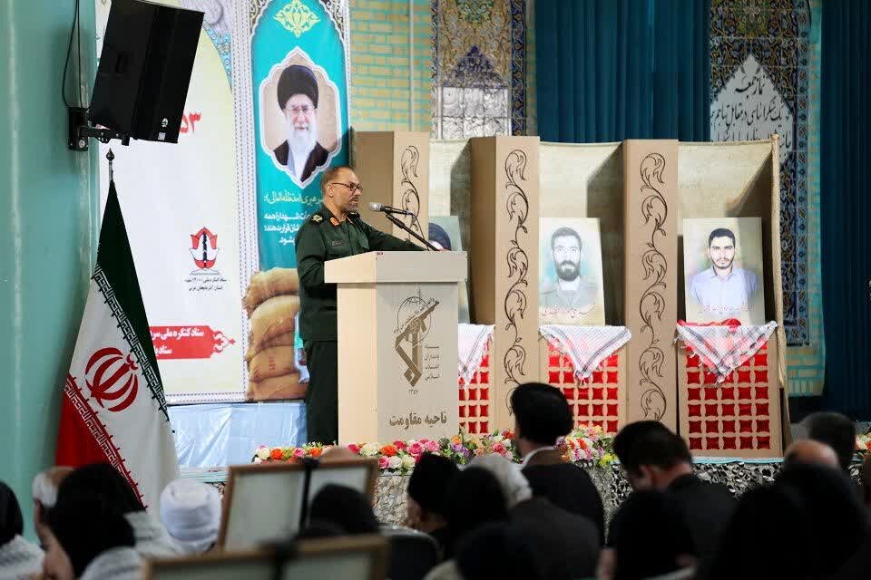 ارزشها و دستاوردهای انقلاب را باید پاسداری کنیم