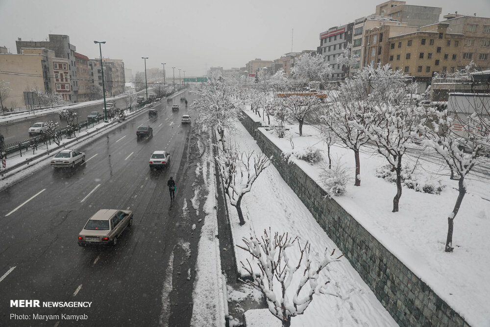 از استقرار نیروهای خدماتشهری در ۳۵۰ نقطه تهران تا شارژ مخازن شن و نمک