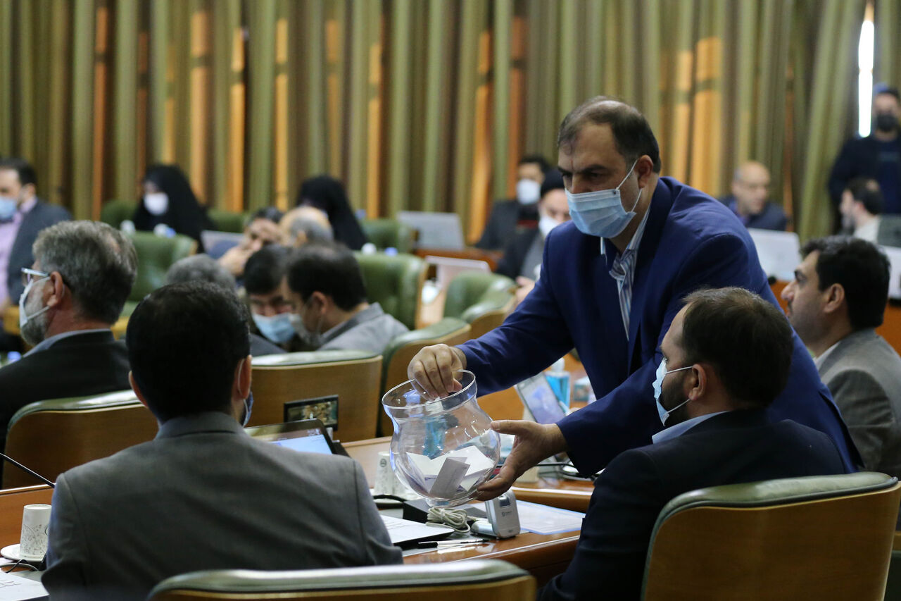 از تهدید به اخراج خبرنگاران شورای شهر تا انتقاد به مدیر دوشغله در شهرداری