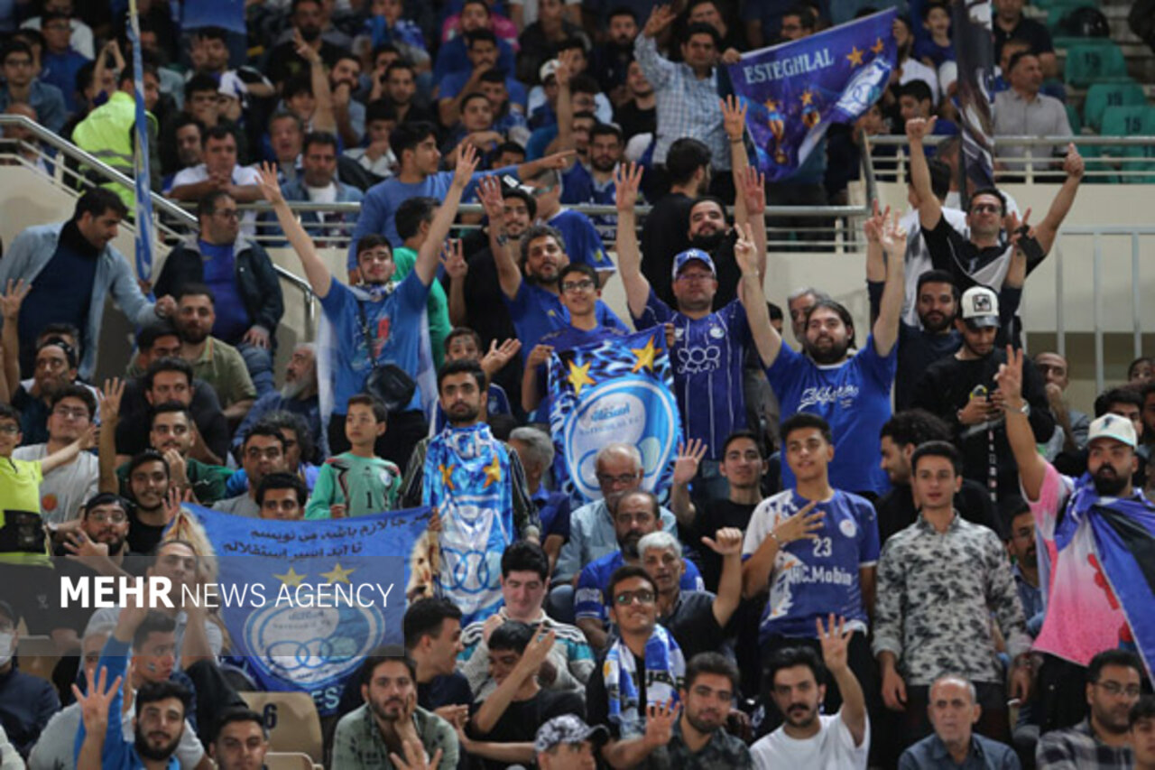 از شایعه بازگشت دروازهبان سابق تا درخواست هواداران استقلال از ساپینتو