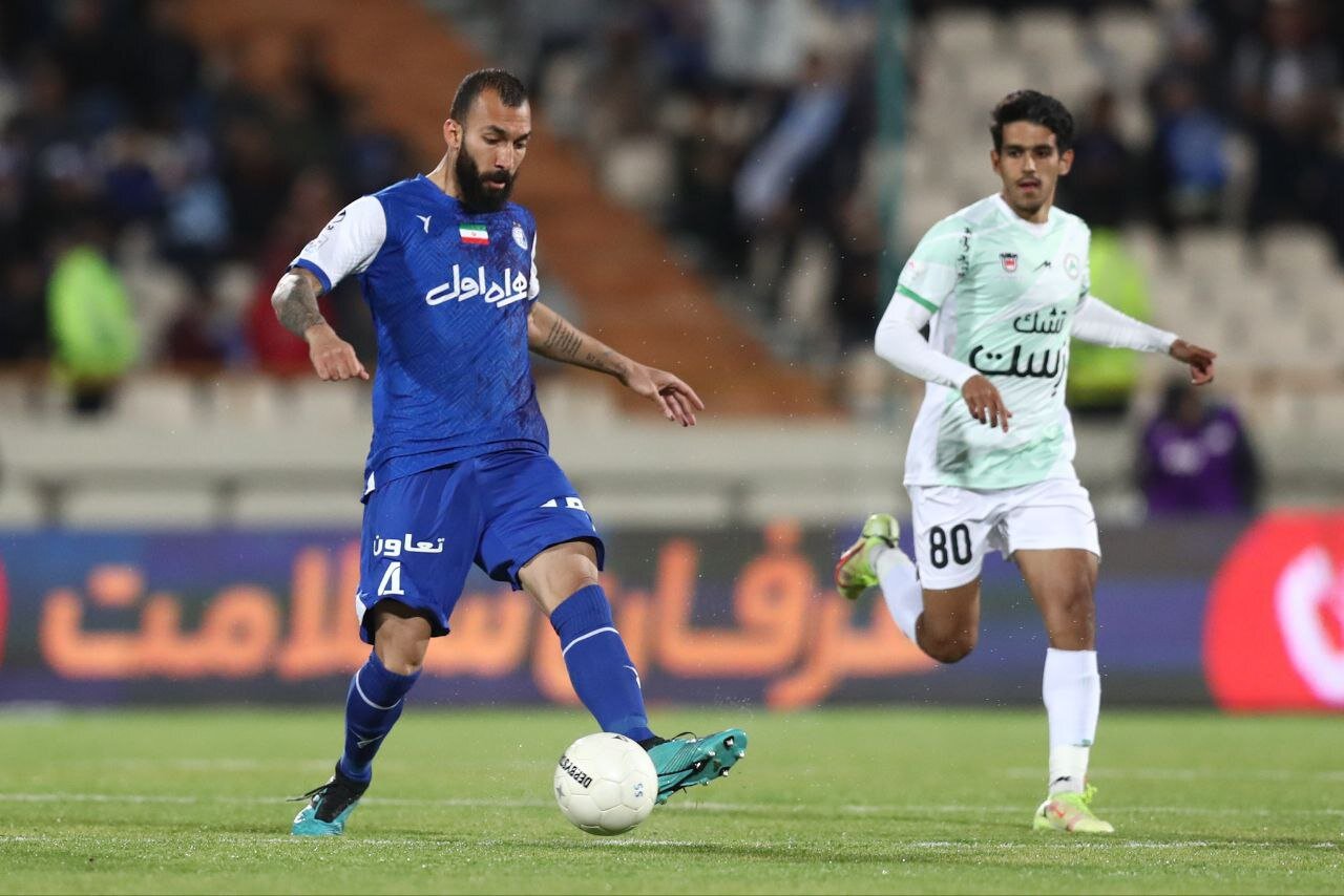 از شعار علیه فتح الله زاده تا حرکت اعتراضی بازیکنان استقلال