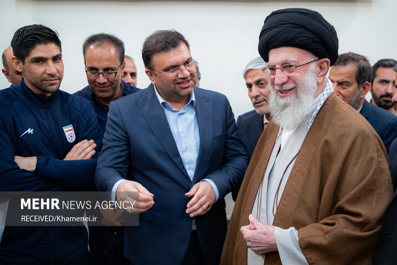 از مقام معظم رهبری خواستیم برای ما دعا کند/ شمسایی قطعامیماند