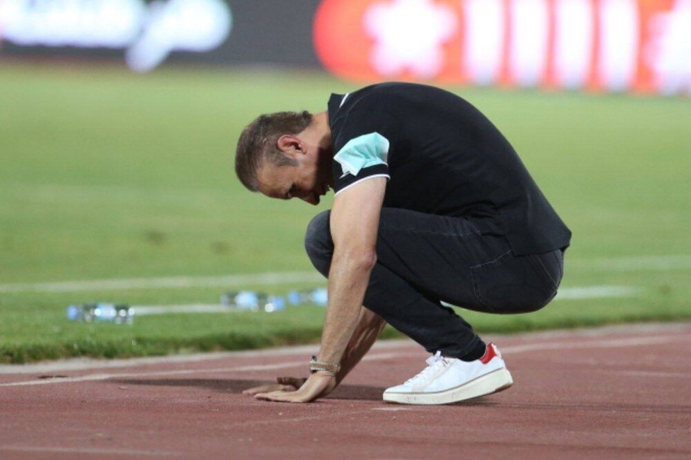 از هواداران پرسپولیس عذرخواهی میکنم/ مقصر این شکست من هستم