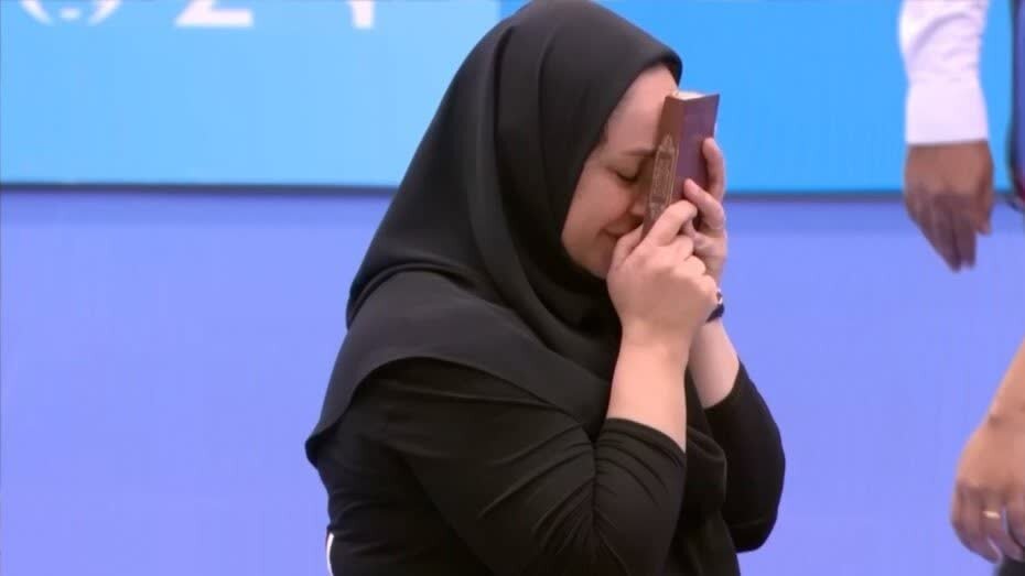 از ۱۷ سال پیش قرآن یار من است/ دلم برای اهتزاز پرچم تنگ میشود