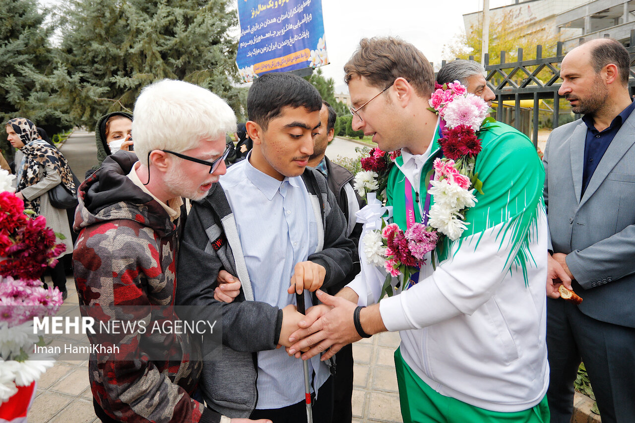استقبال از مدال آوران پاراآسیایی هانگژو در همدان