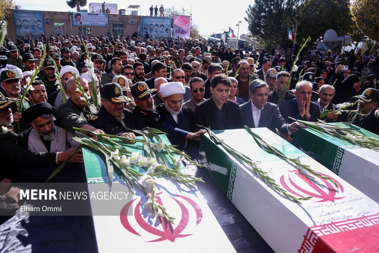 استقبال از پیکر سه شهید گمنام دفاع مقدس در سنندج