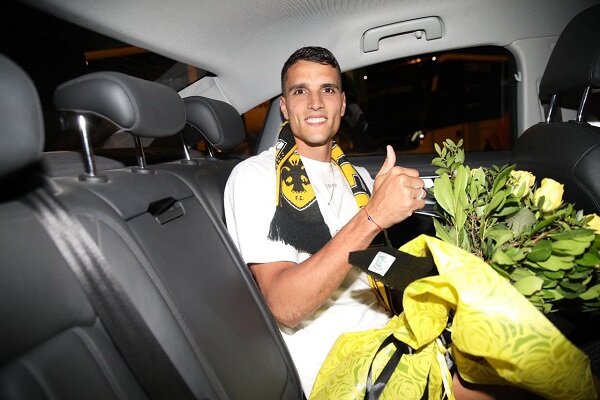 استقبال جهنمی هواداران «آاک» آتن از ستاره آرژانتینی+فیلم