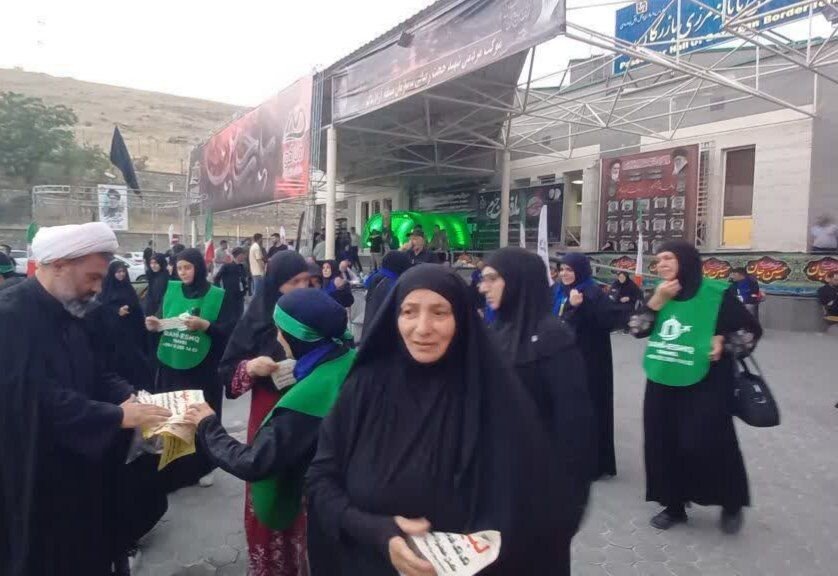 استقبال و پذیرایی از زائران گرجستانی اربعین در حسینیه بازرگان