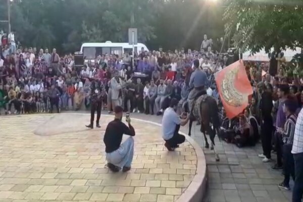 استقبال گسترده سقزی ها از اولین جشنواره تئاتر خیابانی«زیویه»