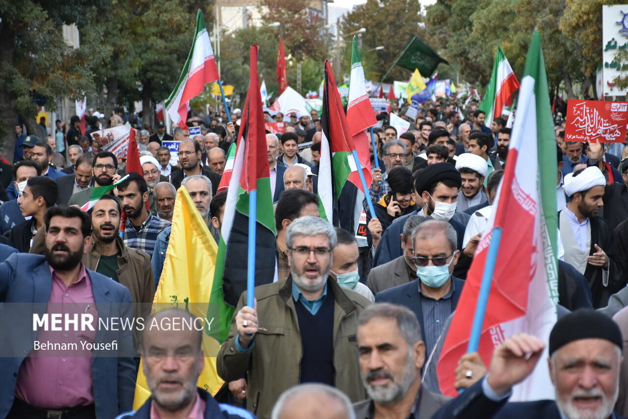 استقرار ۱۵۰ پایگاه جمعآوری کمکهای مردمی در مسیرراهپیمایی