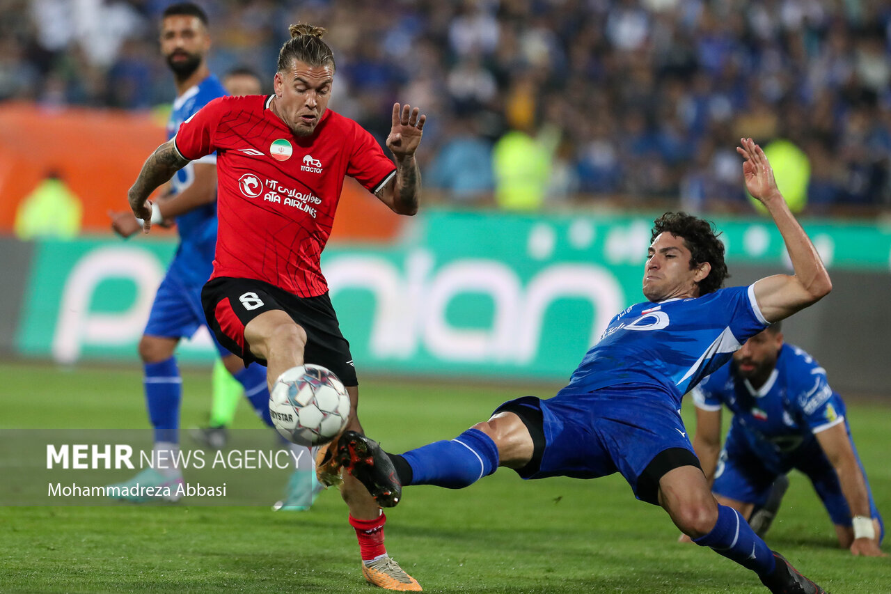 استقلال با تفکرات اروپایی بازی میکند/ برگزاری لیگ دربدترین شرایط