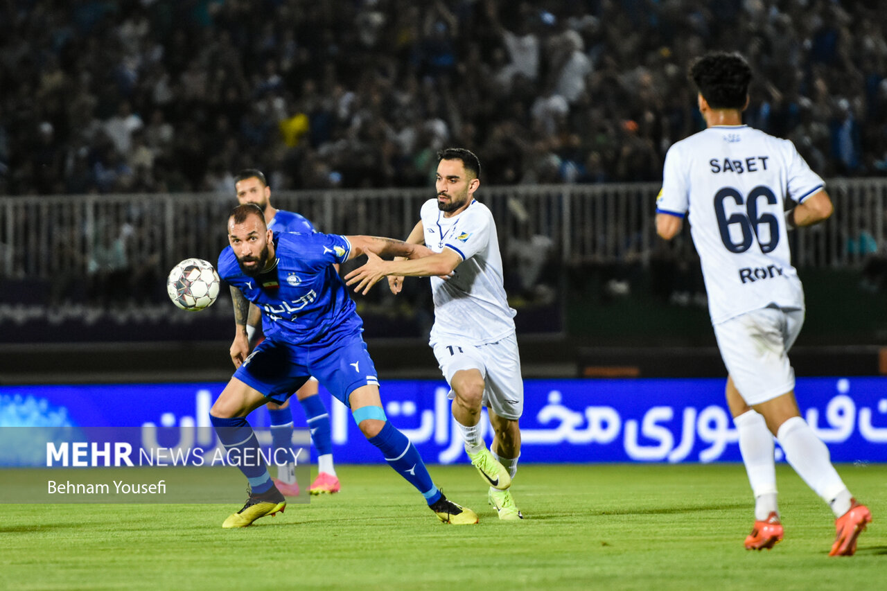 استقلال با شوت«جام جهانی»جشن قهرمانی گرفت؛ «چشم» آبی ها به جام روشن شد