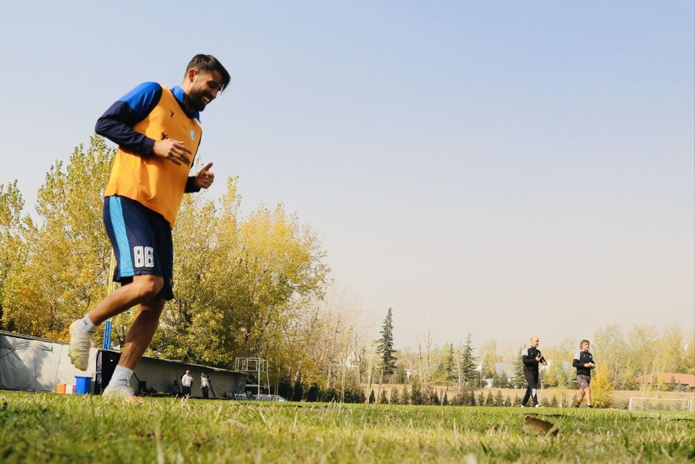 استقلال با نکونام استارت زد/ بنر جنجالی سرپرست باشگاه پاره شد!