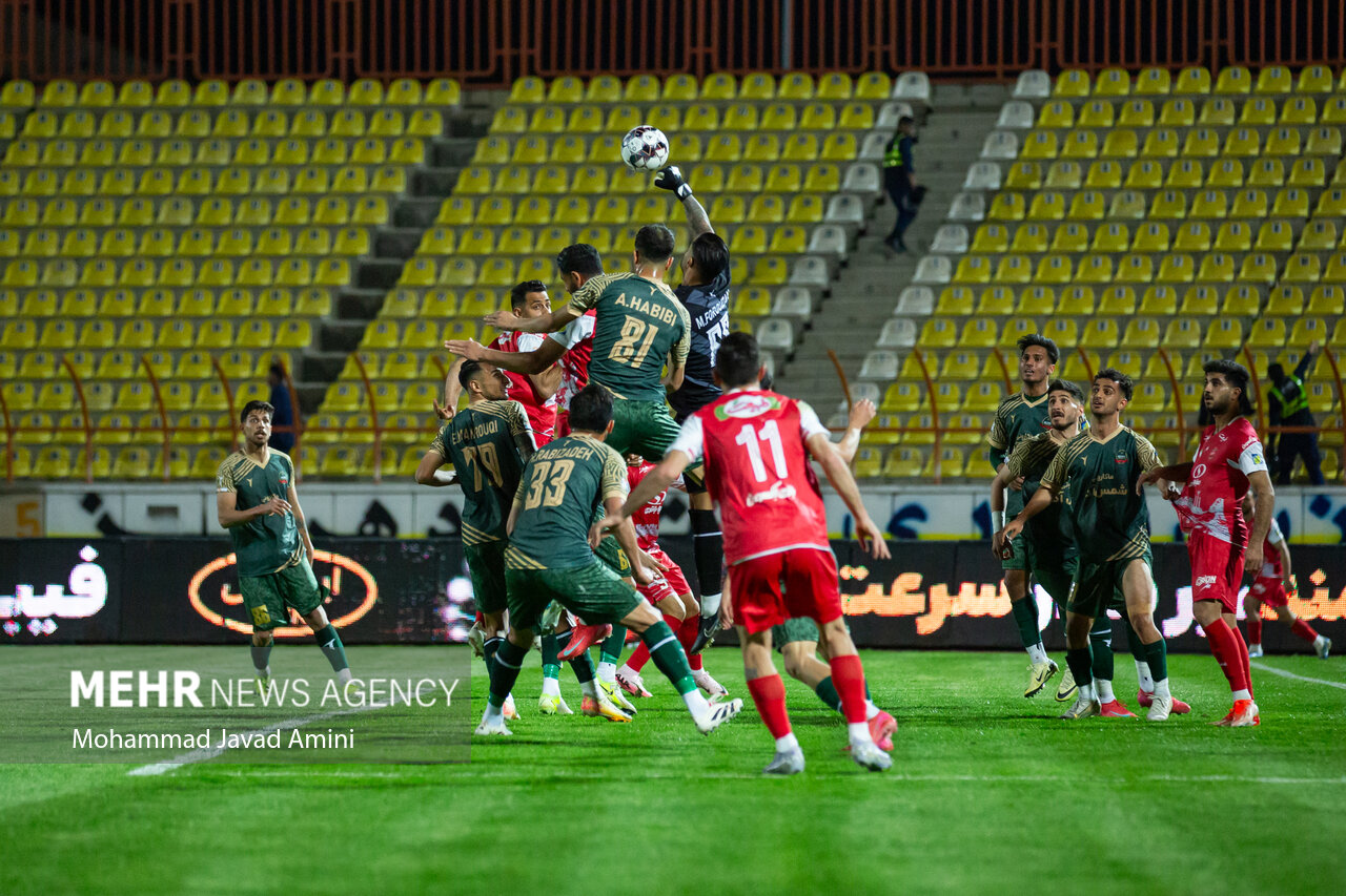 استقلال بد پرسپولیس بدتر؛ دو تیم تراکتور را به سمت قهرمانی «هُل» دادند