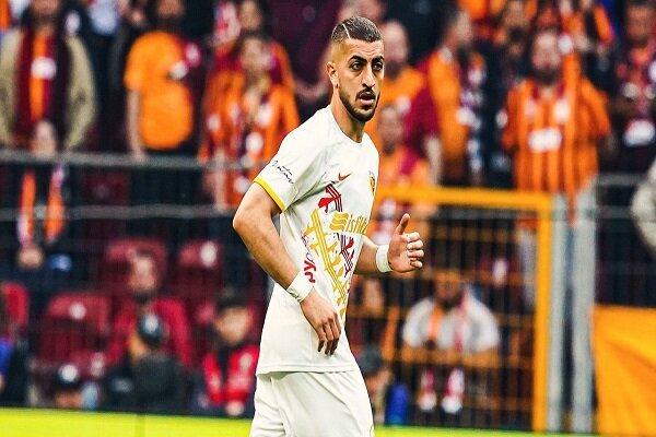 استقلال برای جذب یک مدافع مشهور قدم برداشت