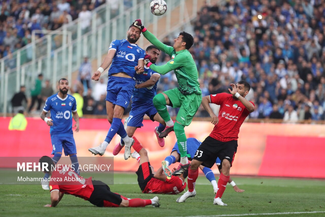 استقلال برای نیم فصل دوم چند بازیکن میخواهد؟