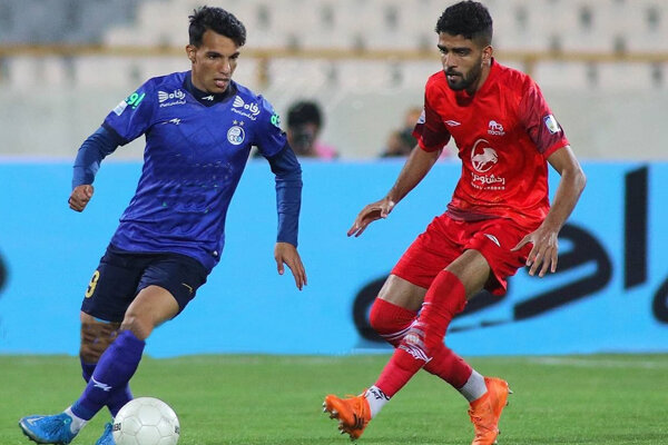 استقلال به یک هافبک بازیساز نیاز دارد/ کادر فنی حرفهای عمل نکرد