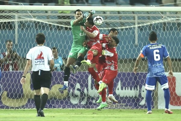 استقلال خوزستان به داوری دیدار با پرسپولیس معترض شد + عکس