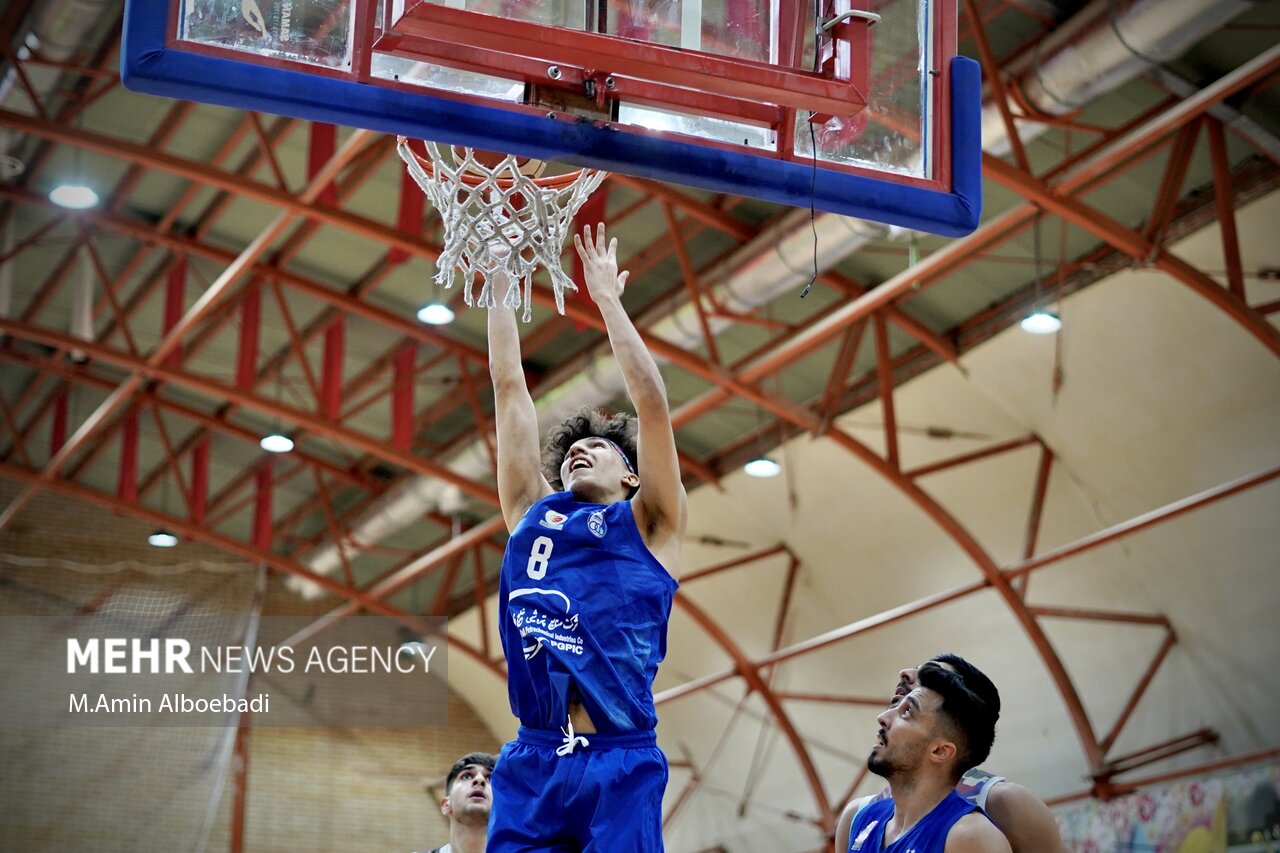 استقلال در لیگ بسکتبال بدون باخت ماند