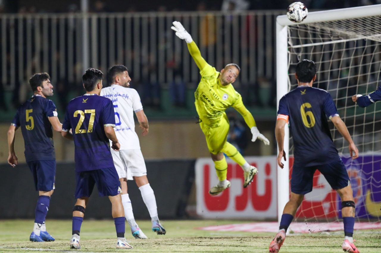 استقلال در یزد هم متوقف شد/ چادرملو به رده پنجم رسید