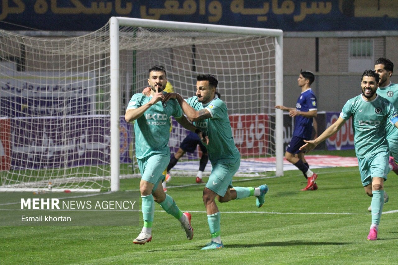 استقلال زیر چرخ‌های پیکان گیر کرد/ شکستی دیگر برای ساپینتو و آبی‌پوشان