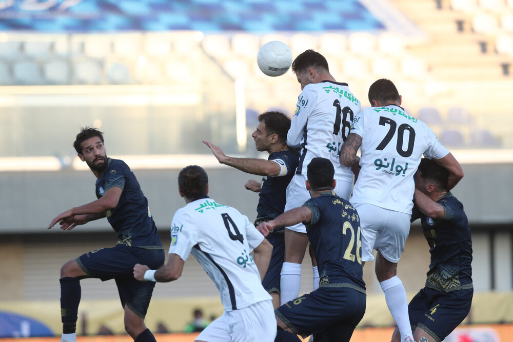 استقلال ظرفیت بردن گل‌گهر را دارد/ آبی‌ها نباید وارد حاشیه شوند