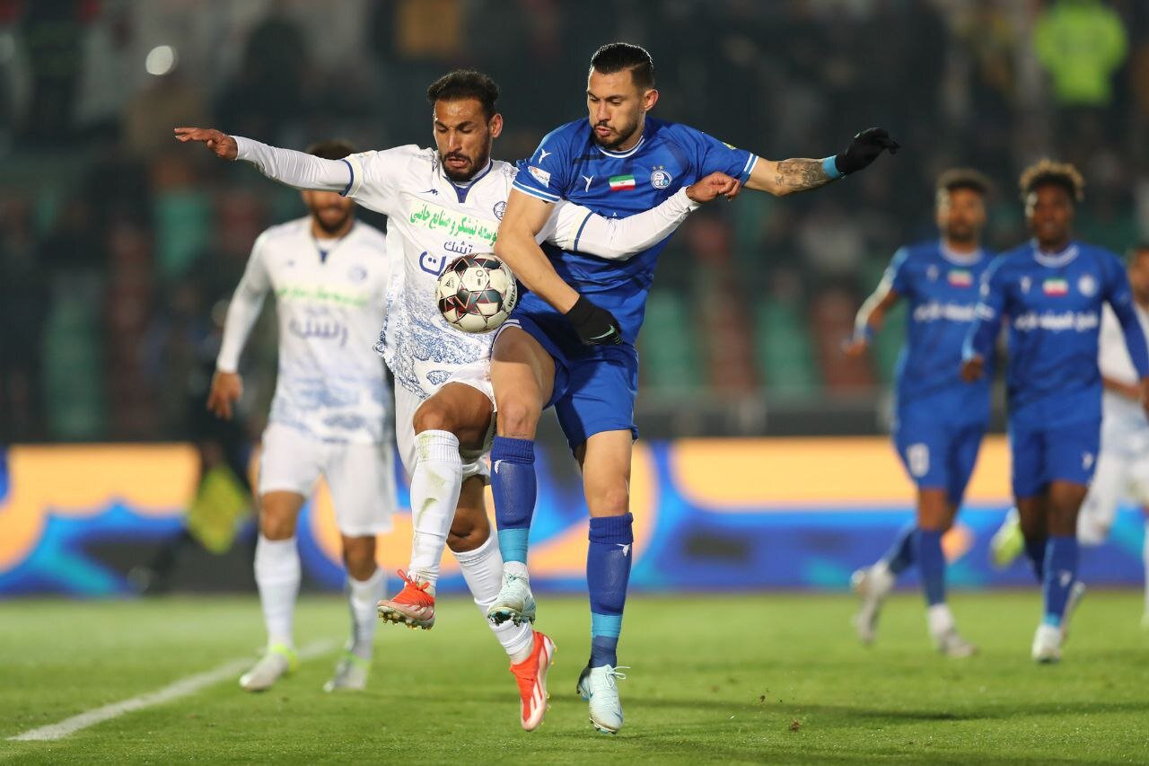 استقلال «لالیگایی» با ستارههایش به دنبال صدر؛ روز سخت سپاهان در کویر